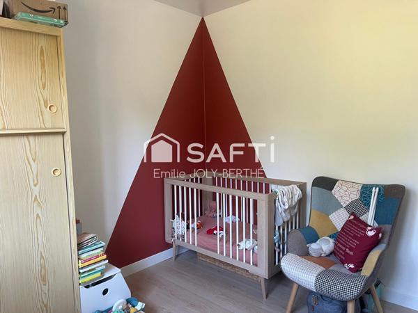 PAVILLON SUR SOUS SOL DE 1978? 80 M² -SECTEUR VAIGES / 53480