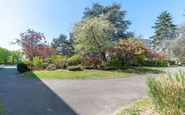 Appartement à vendre    5 pièces • 90,59 m2 Joinville-le-Pont