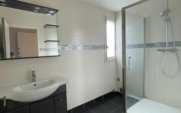 Appartement à vendre    5 pièces • 90,59 m2 Joinville-le-Pont