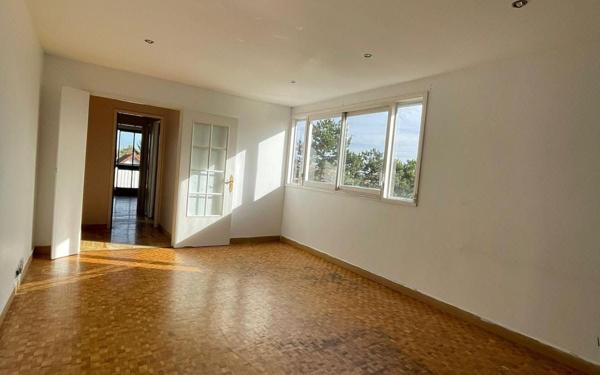 Appartement à vendre    5 pièces • 90,59 m2 Joinville-le-Pont