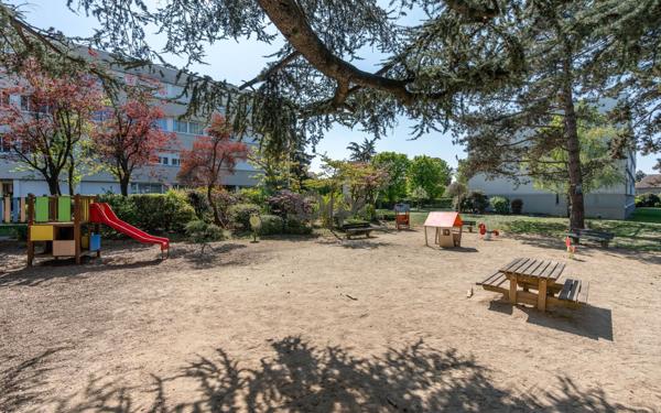 Appartement à vendre    5 pièces • 90,59 m2 Joinville-le-Pont