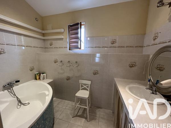 Maison à vendre 4 pièces 120 m² Aimargues