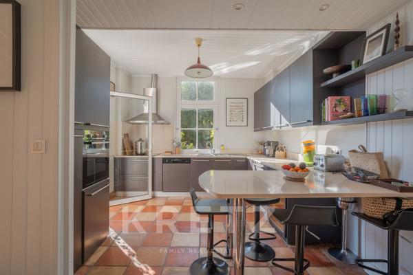 Mérignac, limite Caudéran : Maison 5 chambres avec piscine, entre charme Arcachonnais et esprit Ferr