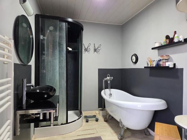 Longère familiale 5 pièce(s) 148 m2