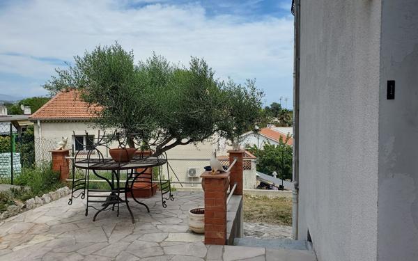 Maison à vendre    5 pièces • 132 m2 Villeneuve-Loubet