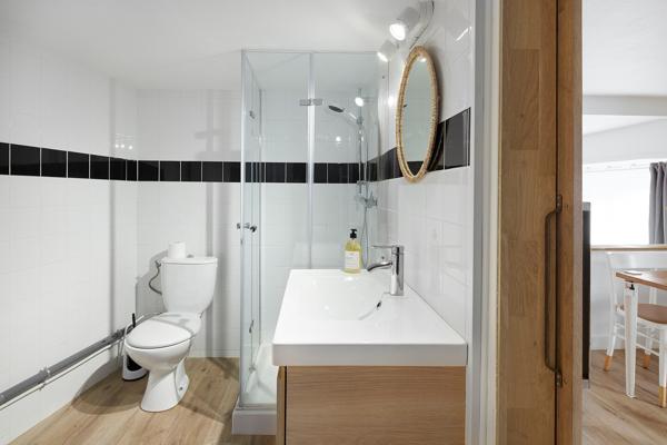 Bureau Local de 44m² en duplex + 11m²Reserve/Cave 11m² - Nantes centre 204 000 € H.A.I.*