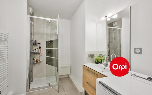 Appartement à vendre    2 pièces • 42,29 m2 Saint-Priest