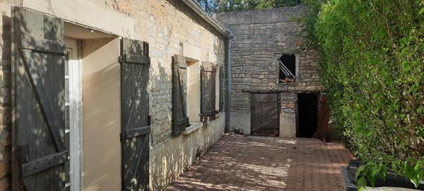 Chevigny-St-Sauveur, belle longère, quartier prisé