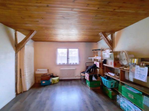 Chevigny-St-Sauveur, belle longère, quartier prisé