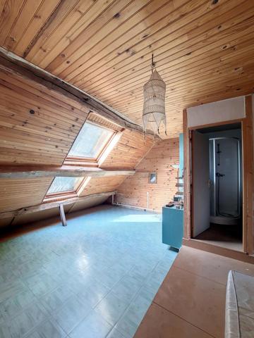 Chevigny-St-Sauveur, belle longère, quartier prisé