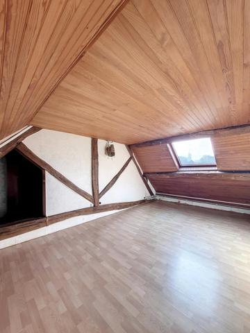 Chevigny-St-Sauveur, belle longère, quartier prisé