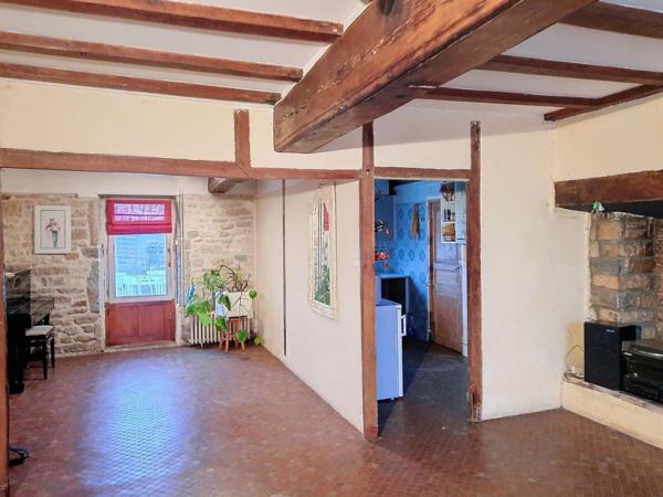 Chevigny-St-Sauveur, belle longère, quartier prisé