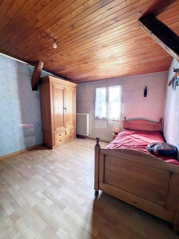 Chevigny-St-Sauveur, belle longère, quartier prisé