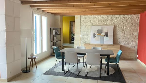 Maison en pierre de caractère avec dépendances  (79260) La Crèche