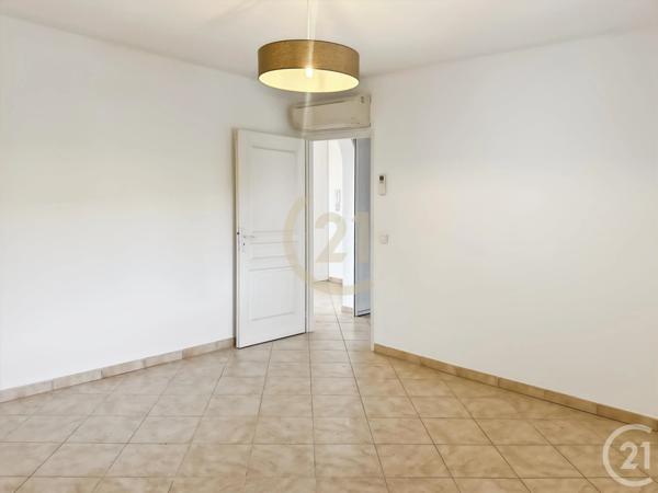 Appartement T3 à vendre  3 pièces - 77,29 m 2   L ILE ROUSSE  - 202