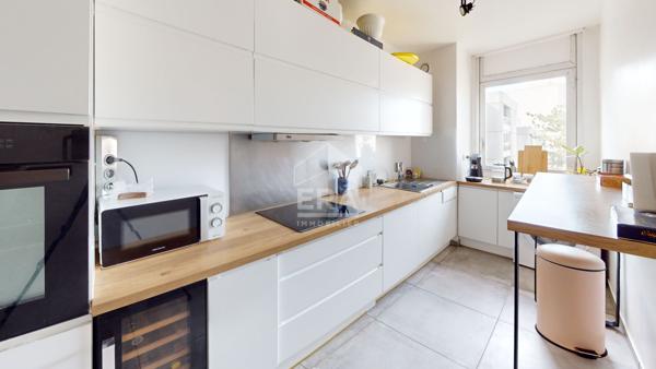 Appartement Paris 3 pièces 72 m2 avec balcon