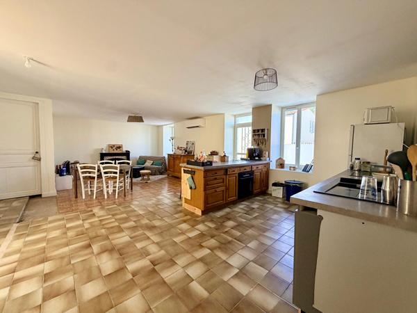 Saint Julien de Concelles - Le charme de l'ancien, le confort du DPE B et un terrain de 809 m² : une maison de caractère pleine de potentiel à seulement 20 min de Nantes !