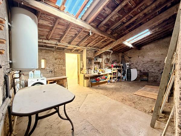 Saint Julien de Concelles - Le charme de l'ancien, le confort du DPE B et un terrain de 809 m² : une maison de caractère pleine de potentiel à seulement 20 min de Nantes !