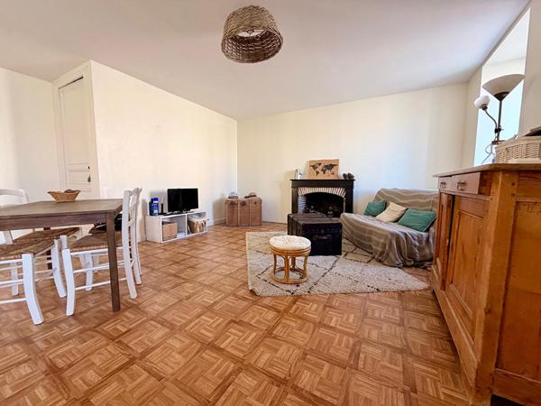 Saint Julien de Concelles - Le charme de l'ancien, le confort du DPE B et un terrain de 809 m² : une maison de caractère pleine de potentiel à seulement 20 min de Nantes !