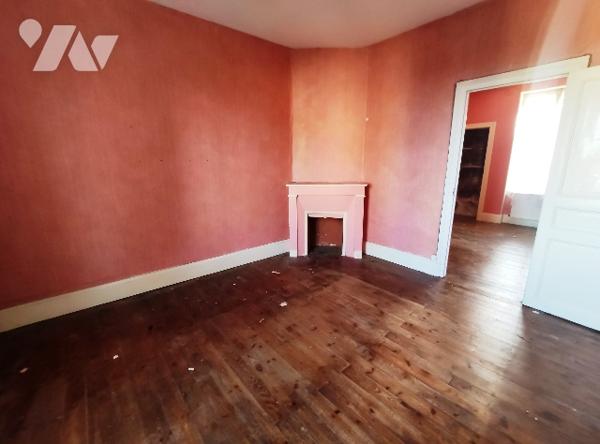 BELLERIVE/Allier - Proche Centre

                    MAISON Années 30 avec Jardin et Garage