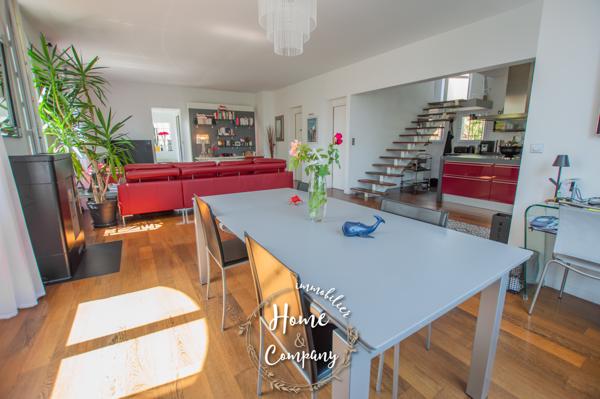 Maison
                                                                                                                                                                                                                                                                                                                        6 pièce(s)                                                                                                                                                                                                          4 chambre(s)                                                                                                                                                                                                          203.63  m²