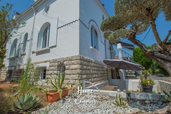 Maison
                                                                                                                                                                                                                                                                                                                        6 pièce(s)                                                                                                                                                                                                          4 chambre(s)                                                                                                                                                                                                          203.63  m²