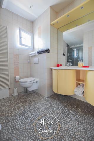 Maison
                                                                                                                                                                                                                                                                                                                        6 pièce(s)                                                                                                                                                                                                          4 chambre(s)                                                                                                                                                                                                          203.63  m²