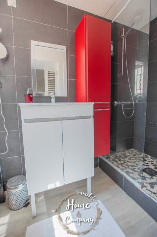 Maison
                                                                                                                                                                                                                                                                                                                        6 pièce(s)                                                                                                                                                                                                          4 chambre(s)                                                                                                                                                                                                          203.63  m²