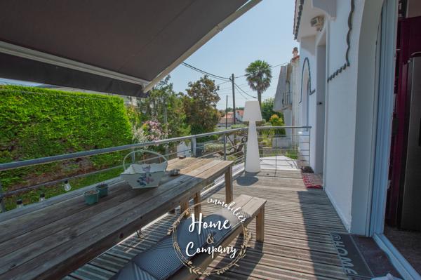 Maison
                                                                                                                                                                                                                                                                                                                        6 pièce(s)                                                                                                                                                                                                          4 chambre(s)                                                                                                                                                                                                          203.63  m²