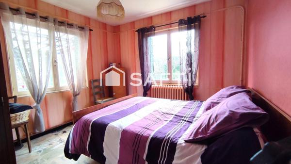 Maison avec dépendance au centre de Pont-de-Veyle