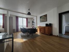 TRES BEL APPARTEMENT F3 DE 65 M² AVEC CAVE ET BALCON ENTIEREMENT REFAIT A NEUF DANS RESIDENCE DE STANDING Beauvais (60000)