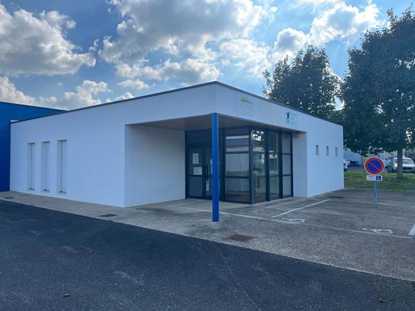 Local commercial 8 pièces à louer Antran - 86100 / Réf: 11774