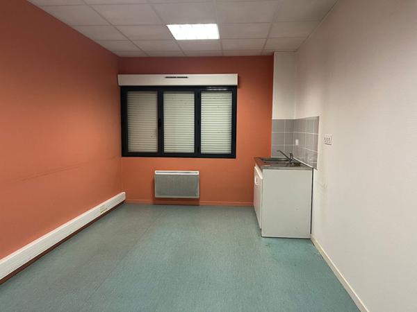 Local commercial 8 pièces à louer Antran - 86100 / Réf: 11774