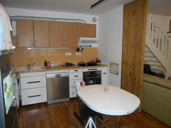 Appartement maison de ville en duplex, de type T3, offrant une surface habitable de 71 m², hyper centre ville