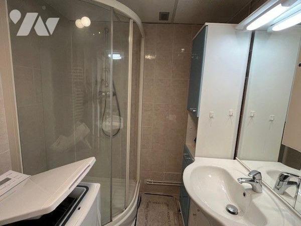 Appartement à Vendre à Bassens type 4

Cet appartement de type 4 offre un beau potentiel d'am...