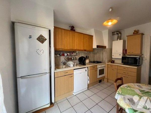 Appartement à Vendre à Bassens type 4

Cet appartement de type 4 offre un beau potentiel d'am...