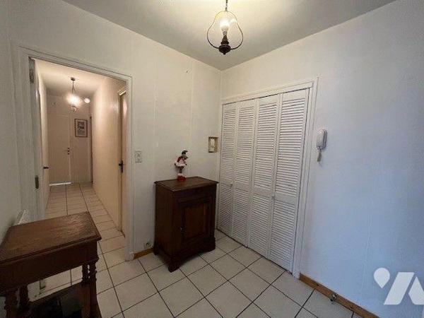 Appartement à Vendre à Bassens type 4

Cet appartement de type 4 offre un beau potentiel d'am...