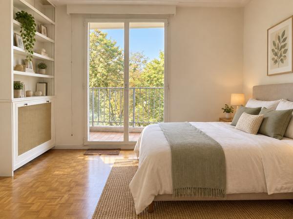 Appartement
         3 pièces
        - 74 m² 560 000 € *