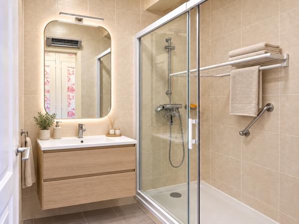 Appartement
         3 pièces
        - 74 m² 560 000 € *