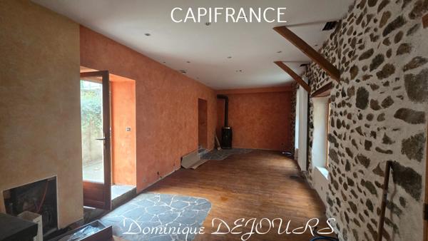 Ardèche, Vallée de l'Eyrieux, à St Sauveur de Montagut au coeur du village Maison à vendre de 105 m² avec terrain attenant 160m²