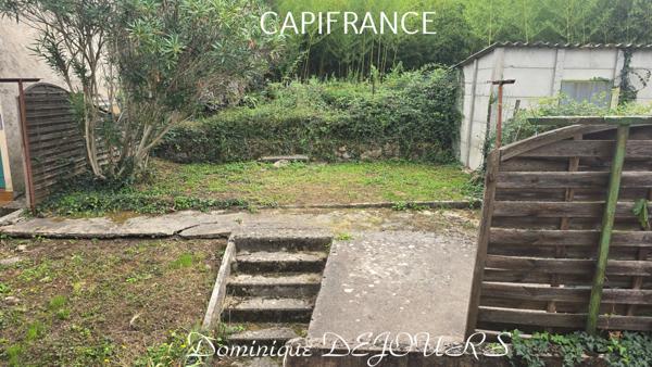 Ardèche, Vallée de l'Eyrieux, à St Sauveur de Montagut au coeur du village Maison à vendre de 105 m² avec terrain attenant 160m²