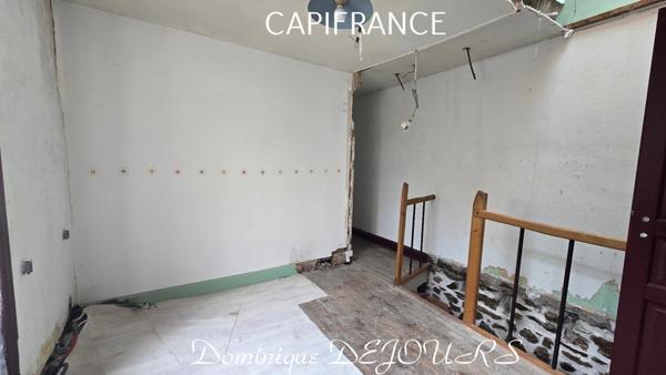 Ardèche, Vallée de l'Eyrieux, à St Sauveur de Montagut au coeur du village Maison à vendre de 105 m² avec terrain attenant 160m²