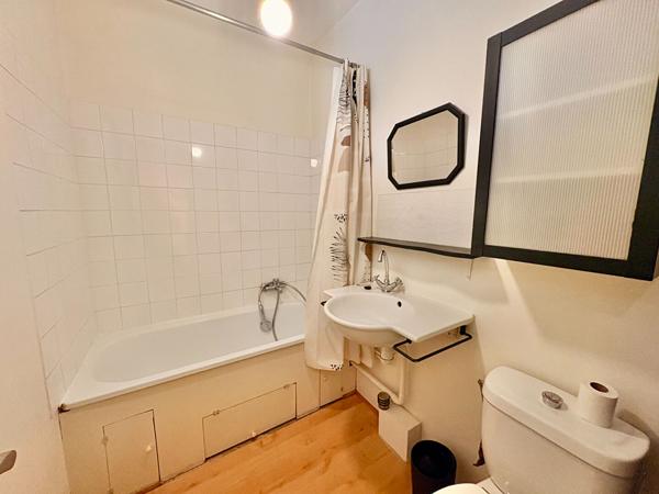 A LOUER - NANTES PETIT PORT/FACULTES - Appartement de Type 1 MEUBLE de 34.06 m²