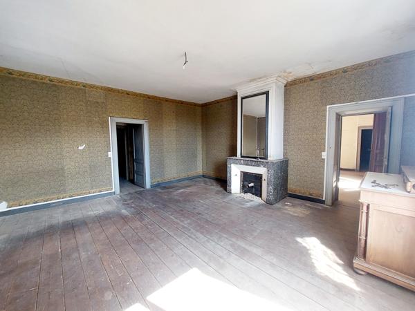 Maison bourgeoise 350 m2 avec jardin 2000 m2 en bordure du Canal