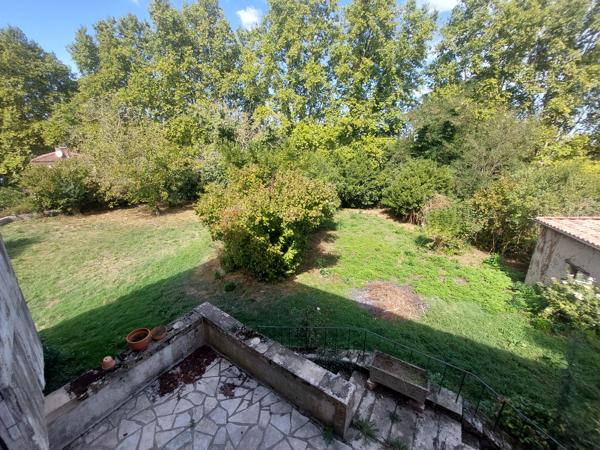 Maison bourgeoise 350 m2 avec jardin 2000 m2 en bordure du Canal