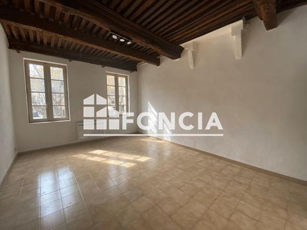 Location Studio 30.1 m² - 9 PLACE AUX HERBES Uzes 30700
