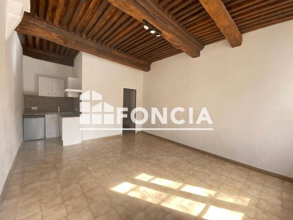 Location Studio 30.1 m² - 9 PLACE AUX HERBES Uzes 30700
