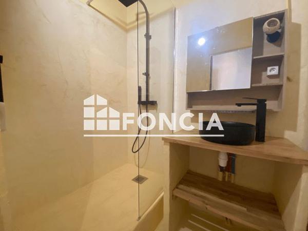 Location Studio 30.1 m² - 9 PLACE AUX HERBES Uzes 30700