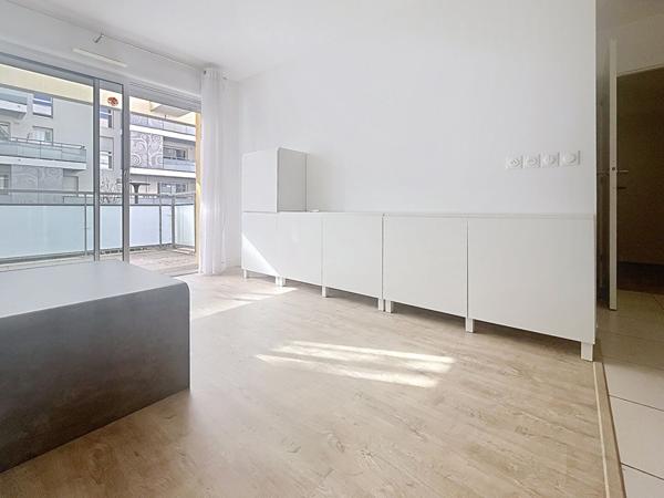 A VENDRE ANGERS - ESA/ARBORETUM - TYPE 3 - BALCON - RESIDENCE RECENTE