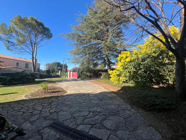 A vendre une propriété à PLAN de CUQUES